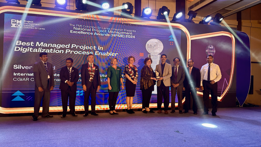 Giriraj Amarnath (fourth from right) and Niranga Alahacoon (second from right) accept the Silver Award under the Digital Process category at the 2024 National Project Management Excellence Awards in Sri Lanka. Photo: PMI